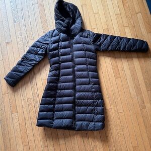 Patagonia Women's Downtown down parka